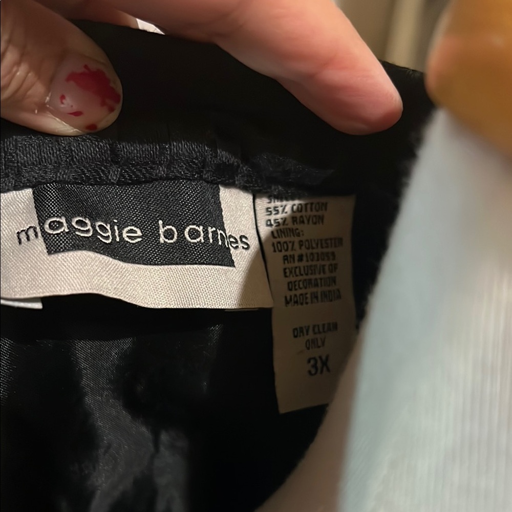Maggie Barnes Black Cardigan/ jacket with Floral Embroidery 3X - Picture 2 of 10